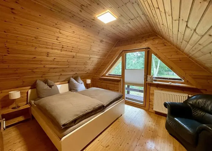 2 - Anett Pollok بيت للعطل