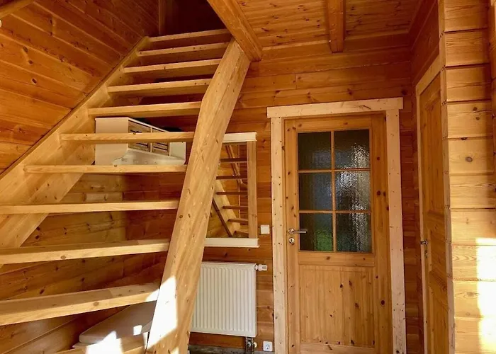 2 - Anett Pollok بيت للعطل *